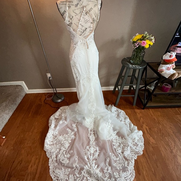 Martina Liana wedding gown - Picture 10 of 10